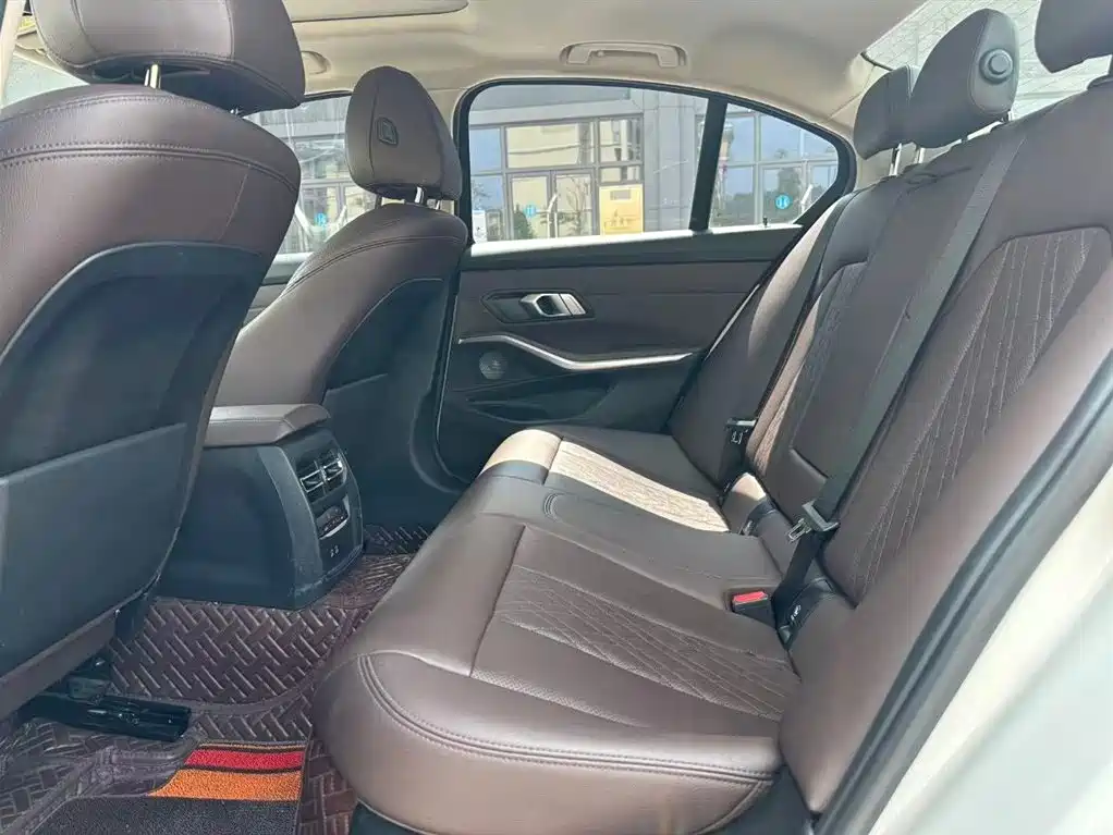 BMW 3 Series 2022 320i Sport Package фото 5