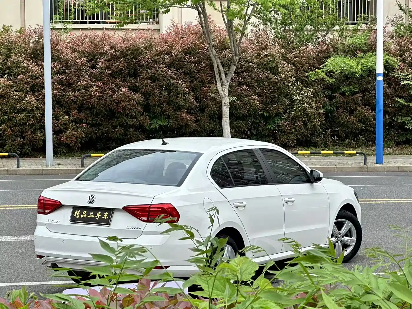 Volkswagen Lavida 2017 1.6L Automatic Trend Edition фото 2
