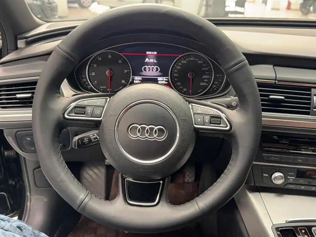 Audi A6L 2018 30th Anniversary 45 TFSI quattro Sport фото 4