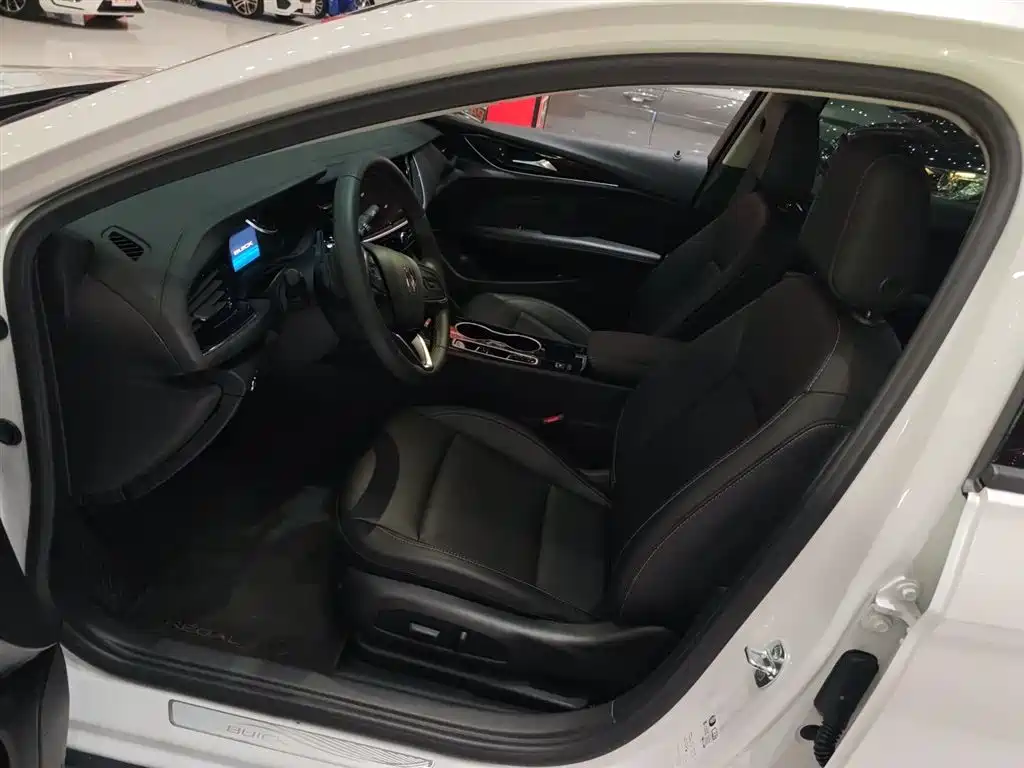 Buick Regal 2024 25T Ultra Comfort Edition фото 13