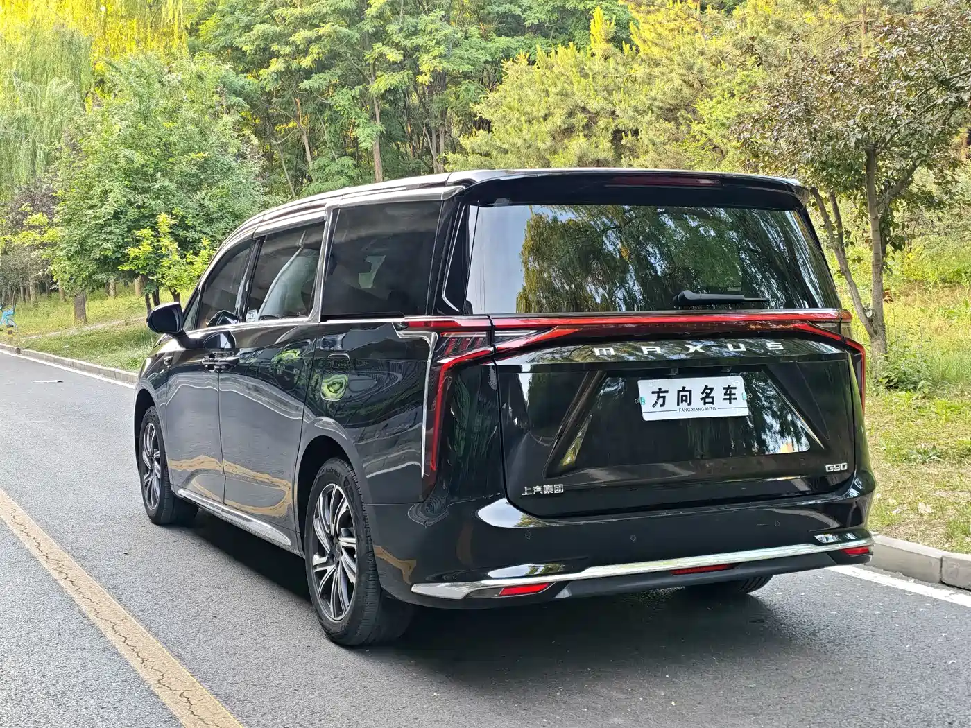 SAIC Maxus Maxus G90 2023 2.0T Interstellar 7-seater фото 26