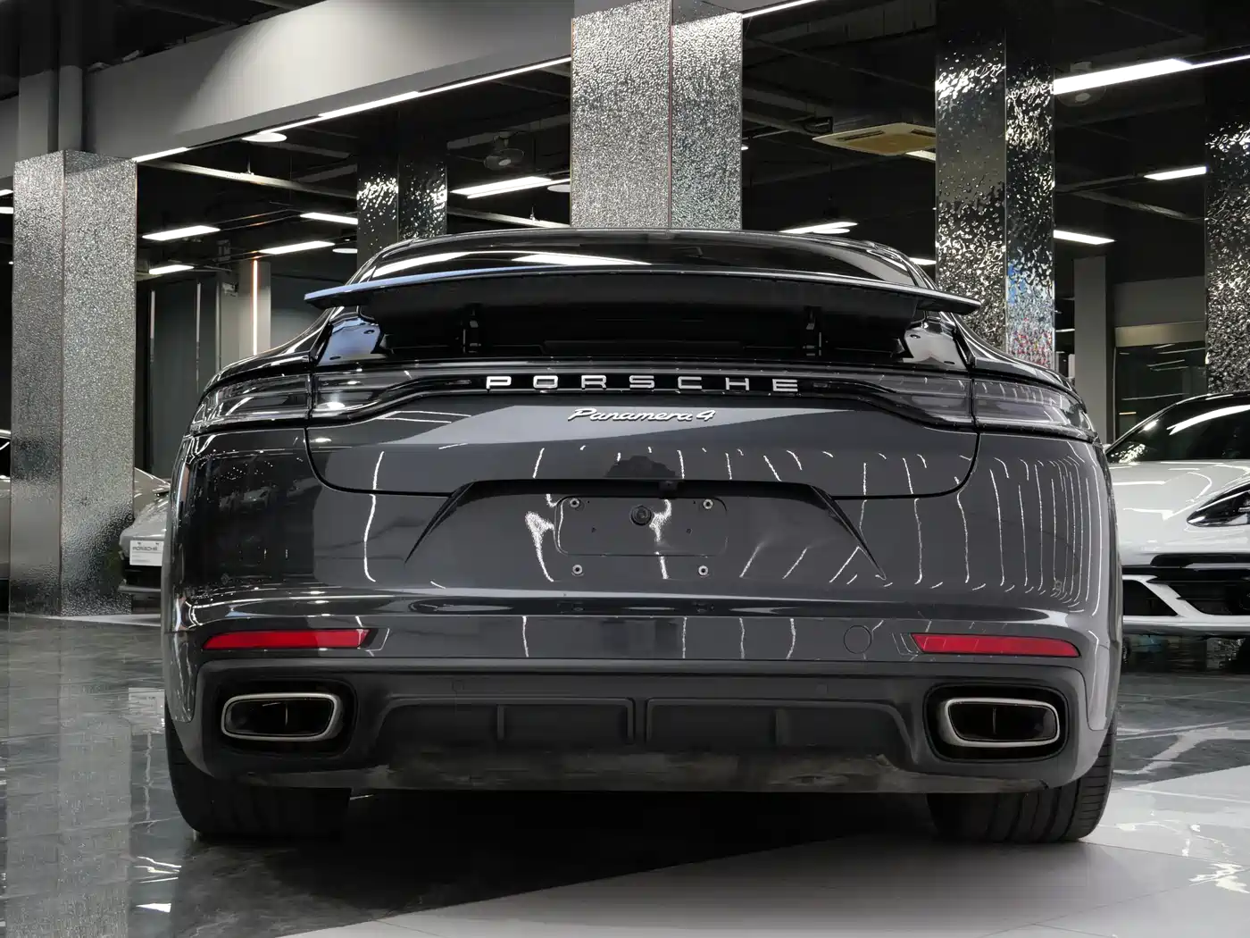 Porsche Panamera 2022 Panamera 4 Executive Long Wheelbase Platinum Edition 2.9T фото 11
