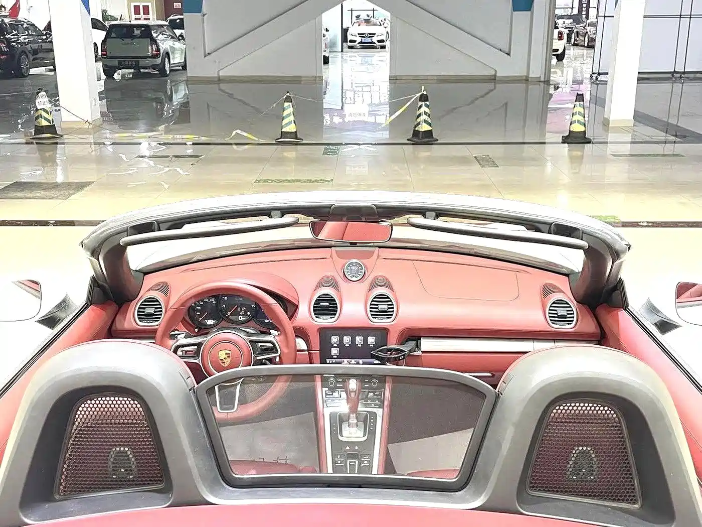 Porsche 718 2018 Boxster 2.0T фото 6