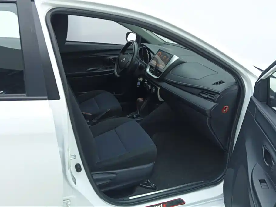 Toyota YARiS L Zhi Xiang 2017 1.5E CVT Charming Edition фото 8