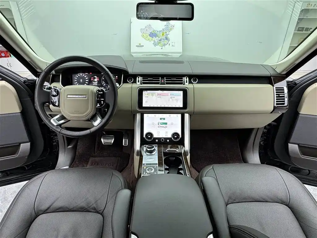 Land Rover Range Rover 2022 3.0 L6 400PS Heritage Extended Classic Edition фото 6