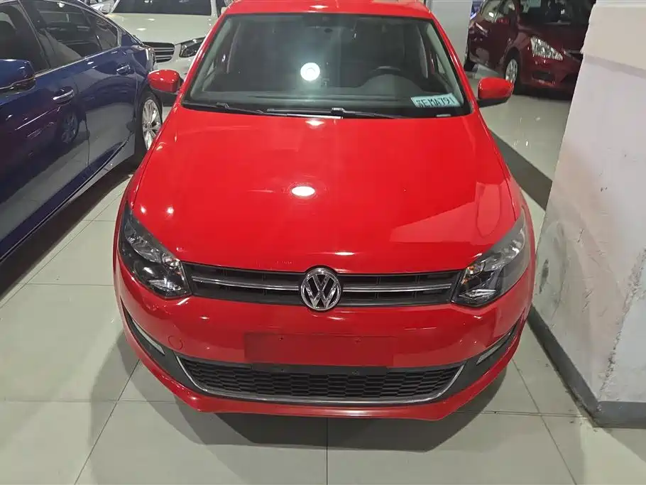 Volkswagen Polo 2013 1.6L Automatic Comfort Edition фото 2