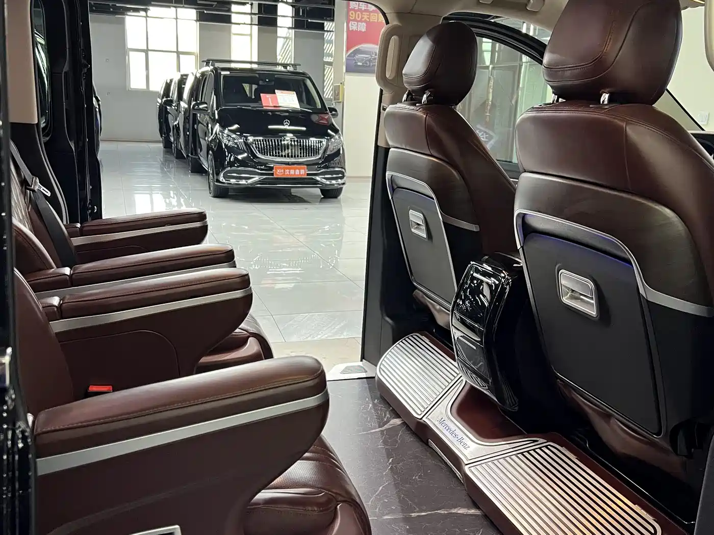 Mercedes-Benz Vito 2023 2.0T Business 7-Seater фото 17