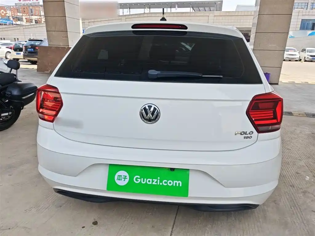 Volkswagen Polo 2019 Plus 1.5L Automatic Panorama Enjoyment Edition фото 6