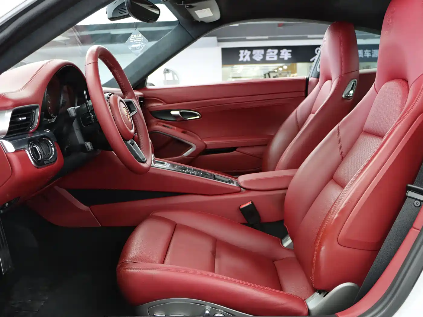 Porsche 911 2015 Carrera 4 3.4L Style Edition фото 19