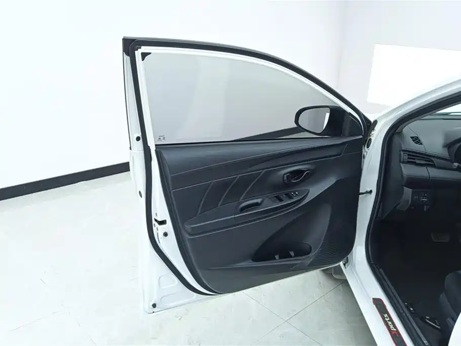 Toyota YARiS L Zhi Xiang 2017 1.5E CVT Charming Edition фото 7