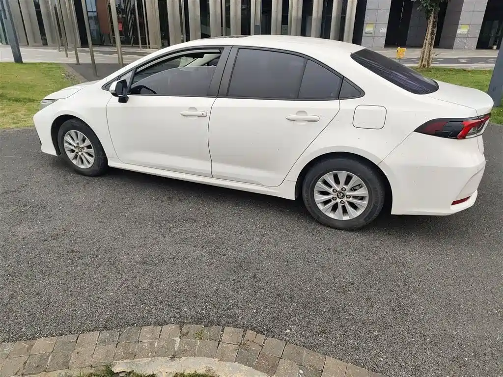 Toyota Corolla 2021 TNGA 1.5L CVT Elite Edition фото 24