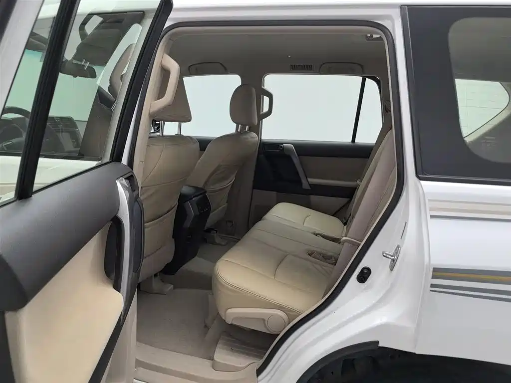 Toyota Prado (Import) 2010 2.7L Automatic Standard фото 15