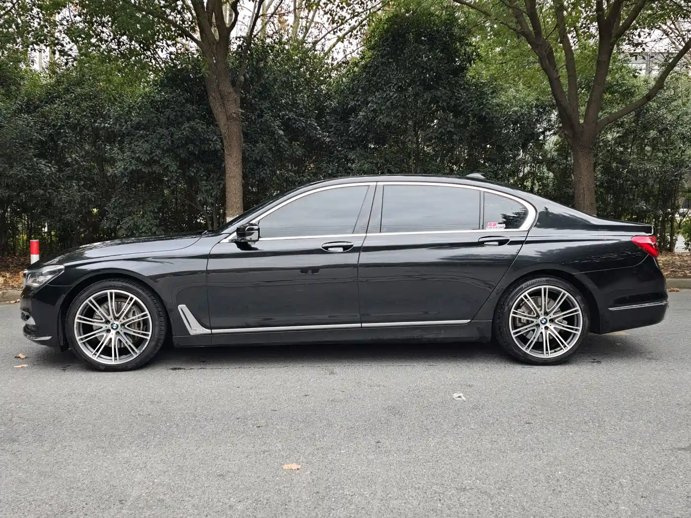 BMW 7 Series 2017 740Li xDrive Luxury Edition фото 5