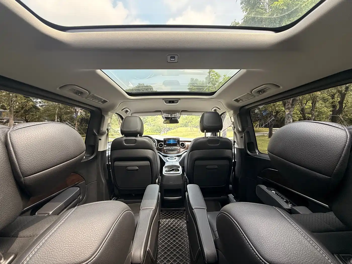 Mercedes-Benz V-Class 2021 V 260 Pilot Edition фото 6