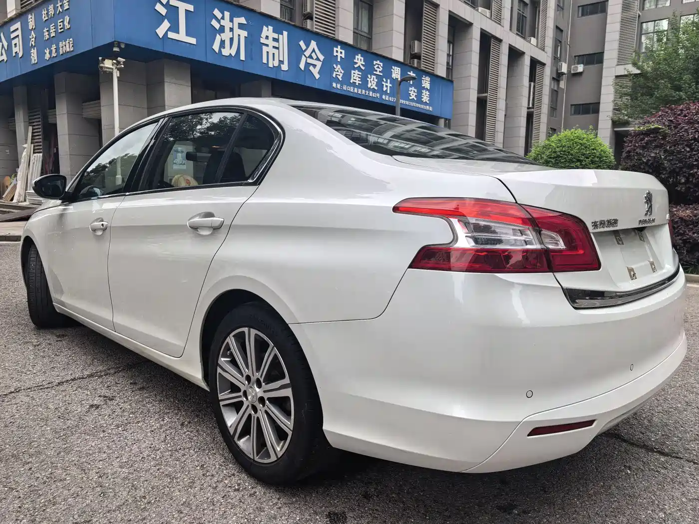 Peugeot 408 2014 1.8L Automatic Luxury Edition фото 21