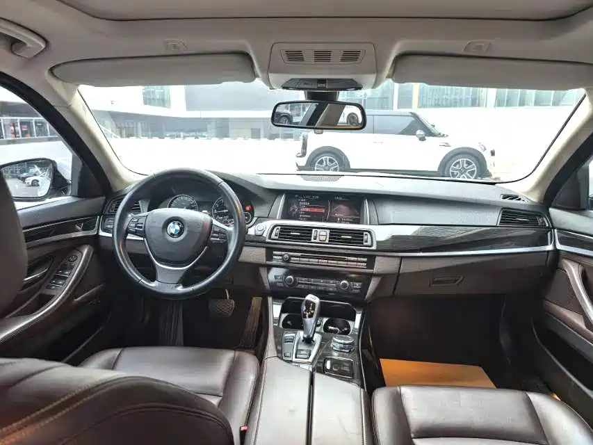 BMW 5 Series 2014 525Li Luxury Design Package фото 6