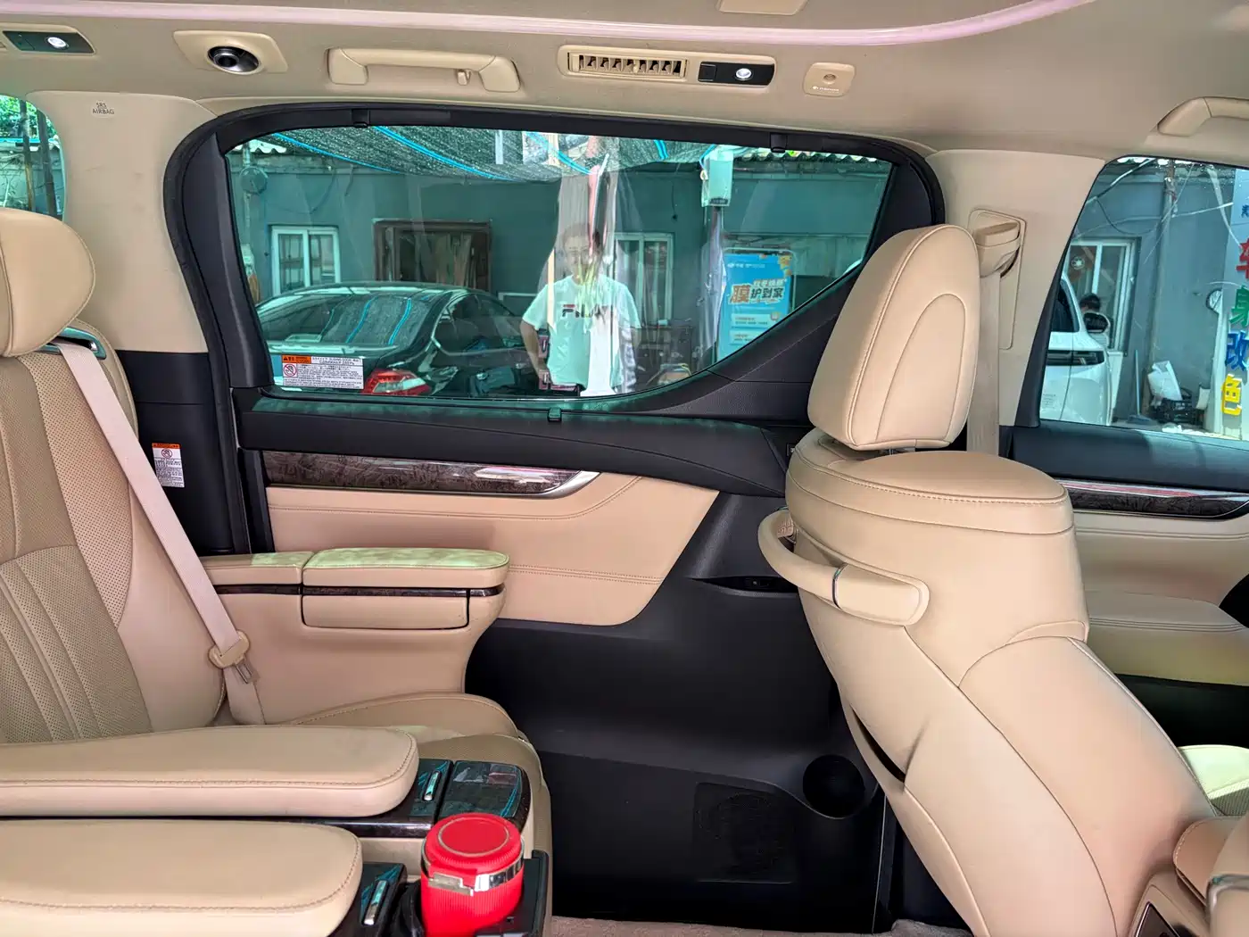 Toyota Vellfire 2020 Twin Engine 2.5L HV Premium Edition фото 16