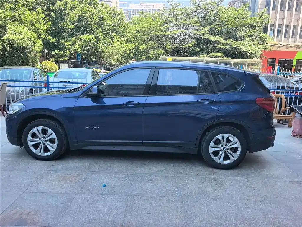 BMW X1 2016 sDrive18Li Premium Model фото 6