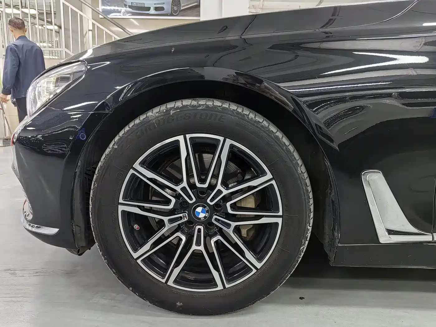 BMW 7 Series 2016 730Li Leading фото 4