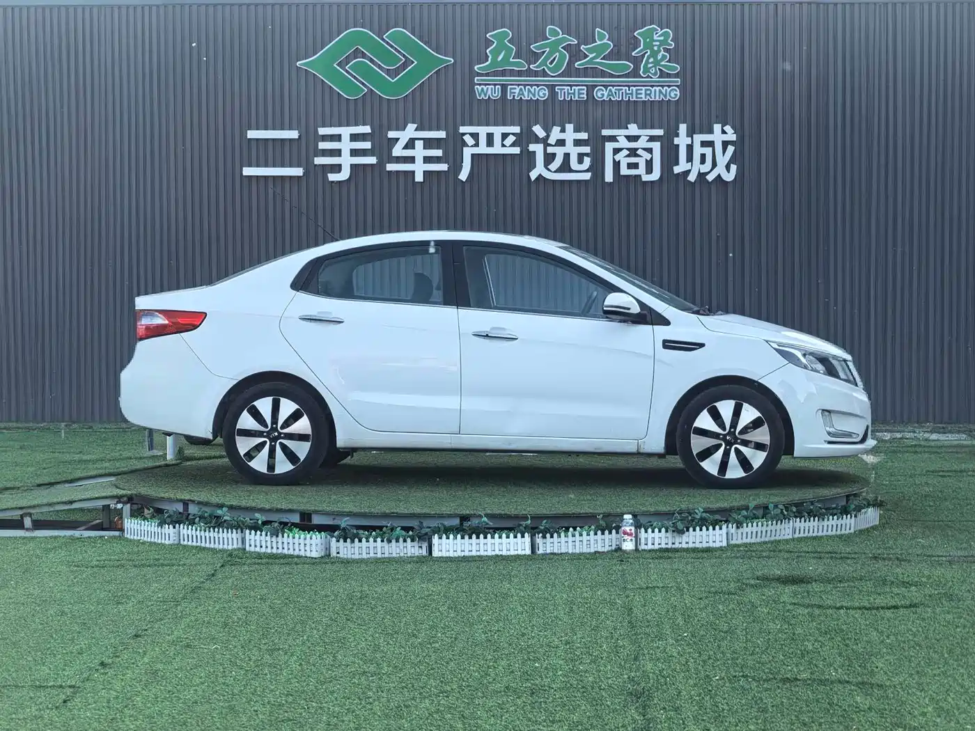 Kia K2 2012 Sedan 1.6L AT Premium ECO Commemorative Edition фото 4