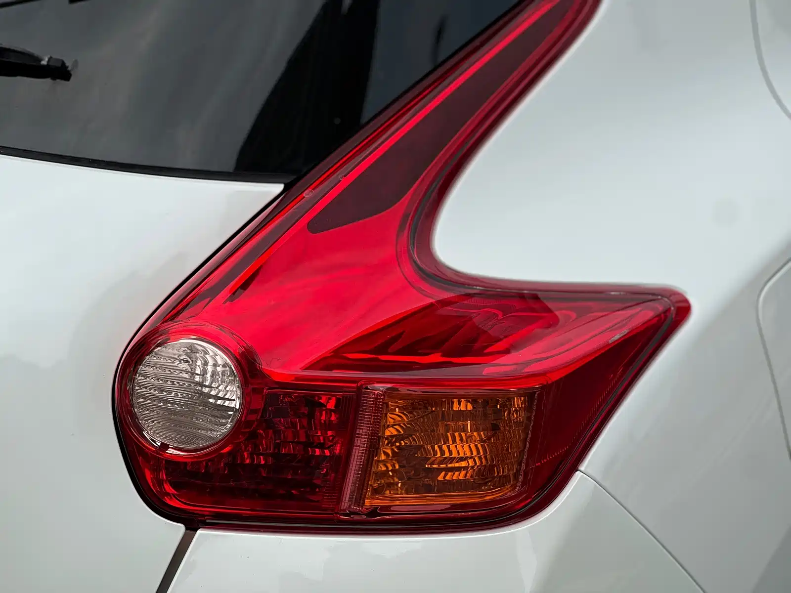 صورة 19 - Infiniti ESQ