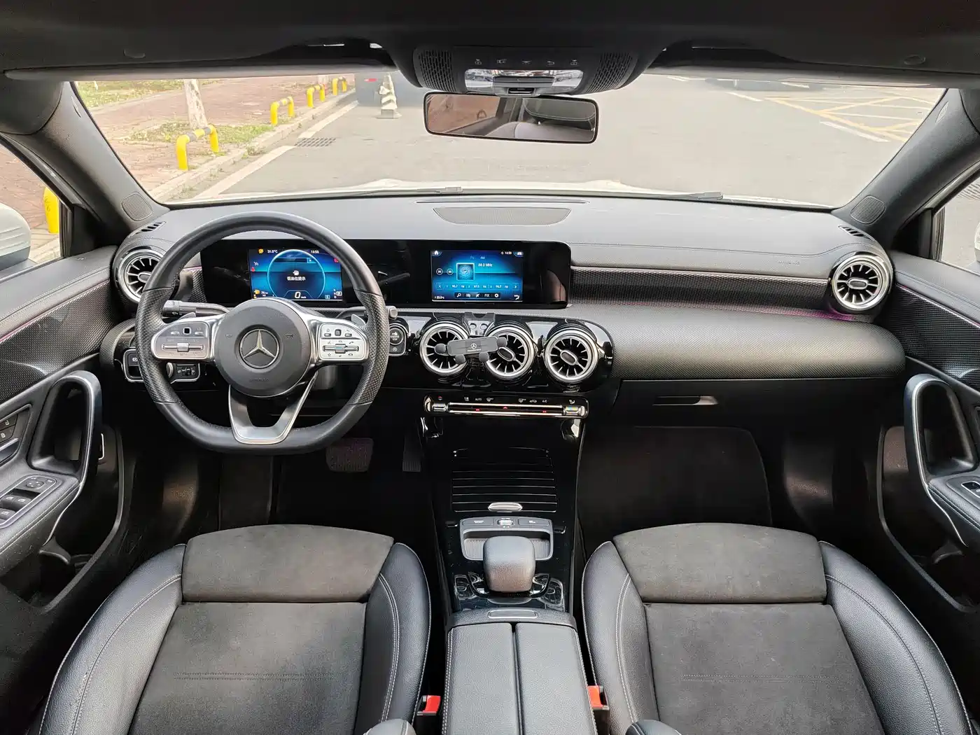 Mercedes-Benz A-Class 2019 A 180 L Sport Sedan фото 8
