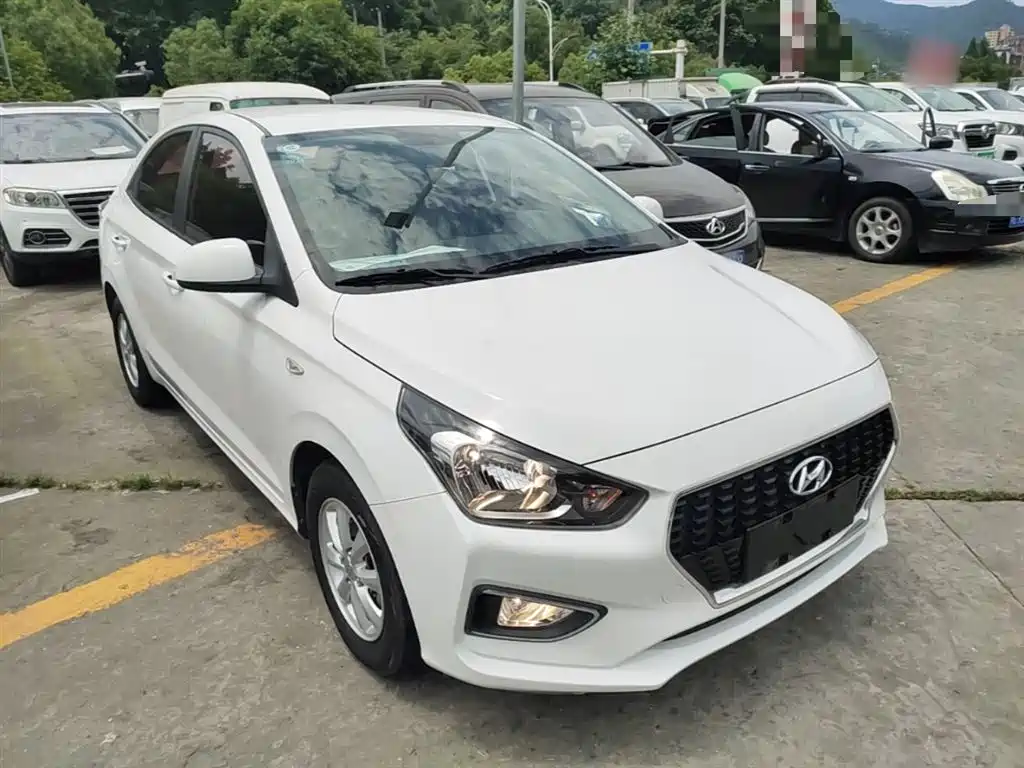 Hyundai Verna 2017 1.4L Manual Color Edition (China V) фото 4