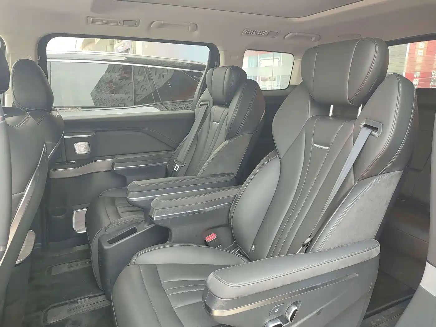 Hongqi HQ9 PHEV 2024 2024 Model 2.0T AWD Business Edition