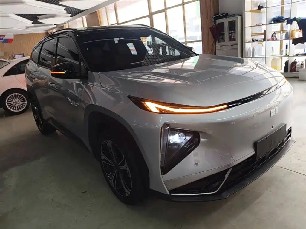Geely Galaxy Galaxy L7 2025 EM-i 115km Explorer+ Edition фото 4