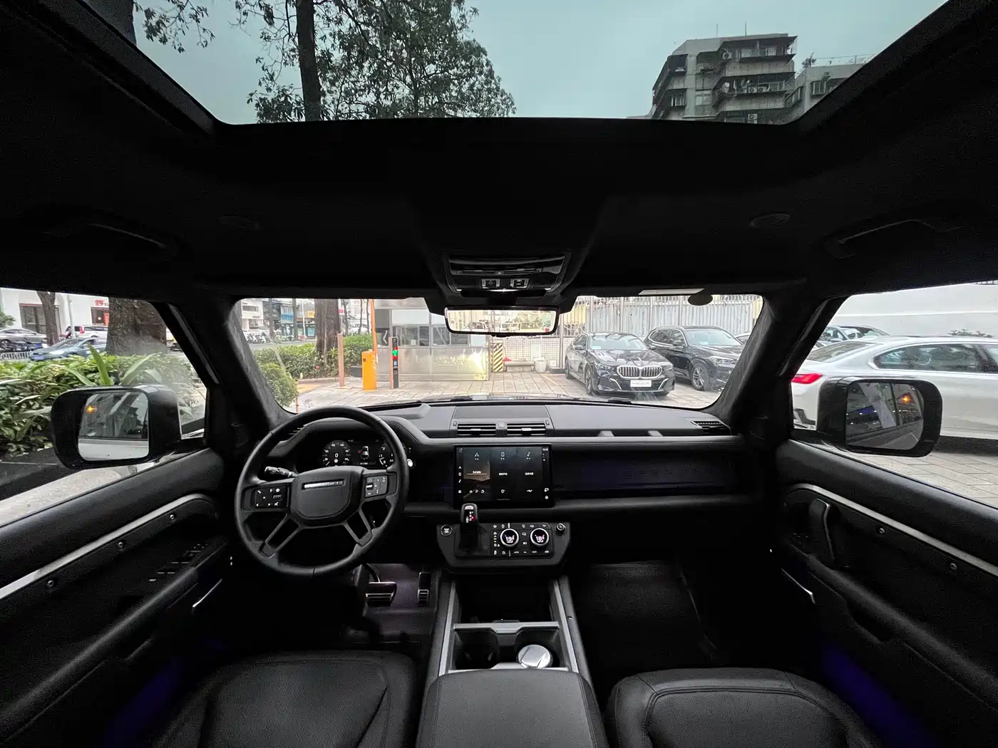 Land Rover Defender 2025 110 3.0T P400 X фото 10