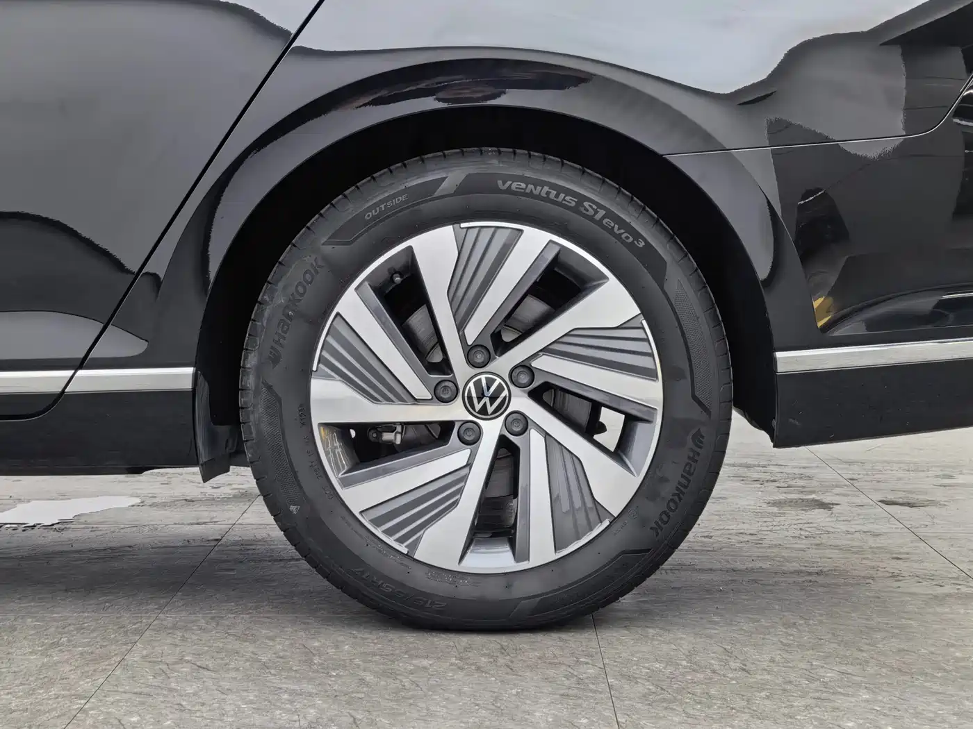 Volkswagen Magotan GTE Plug-in Hybrid 2022 GTE Luxury фото 12