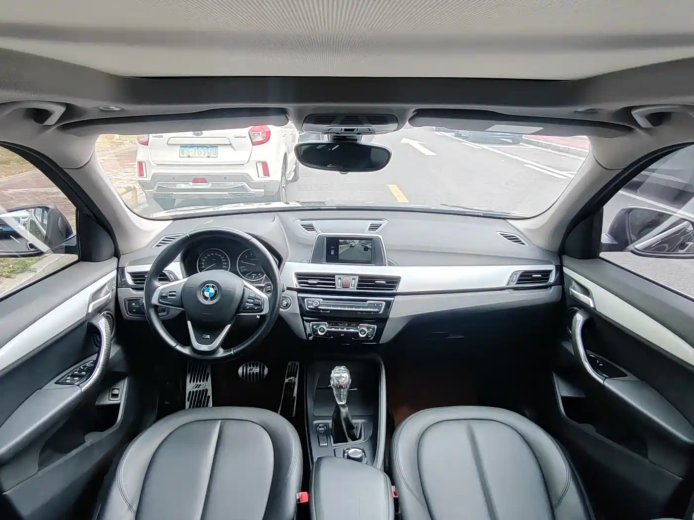 BMW X1 2018 sDrive20Li Leading Model фото 8