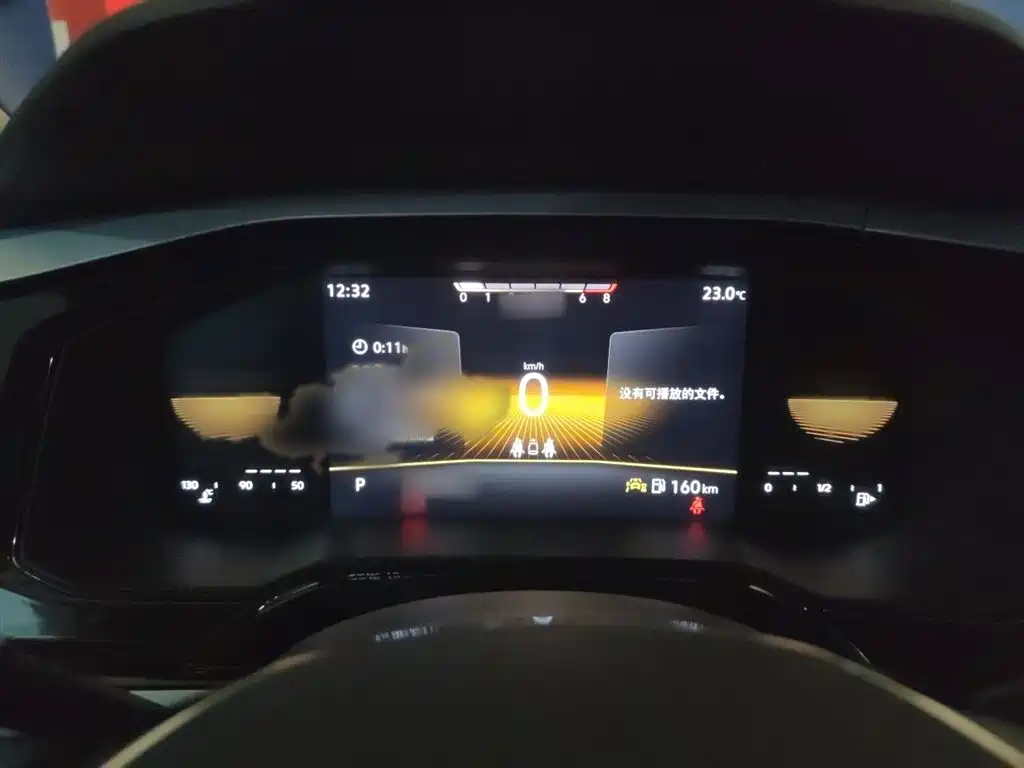 Volkswagen Polo 2023 Facelift Plus 1.5L Auto Chroma Tech Edition фото 4