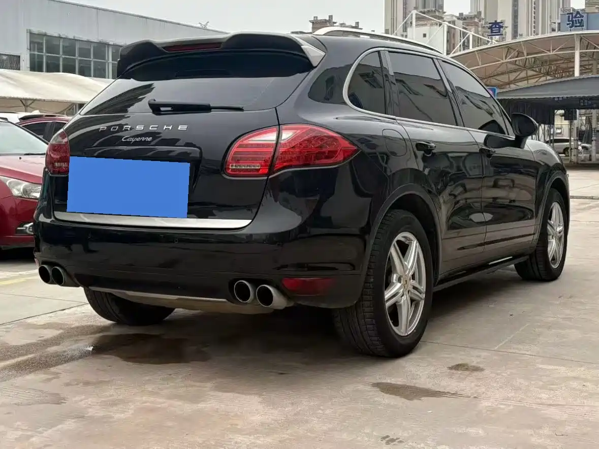 Porsche Cayenne 2014 Cayenne Platinum Edition 3.0T фото 9
