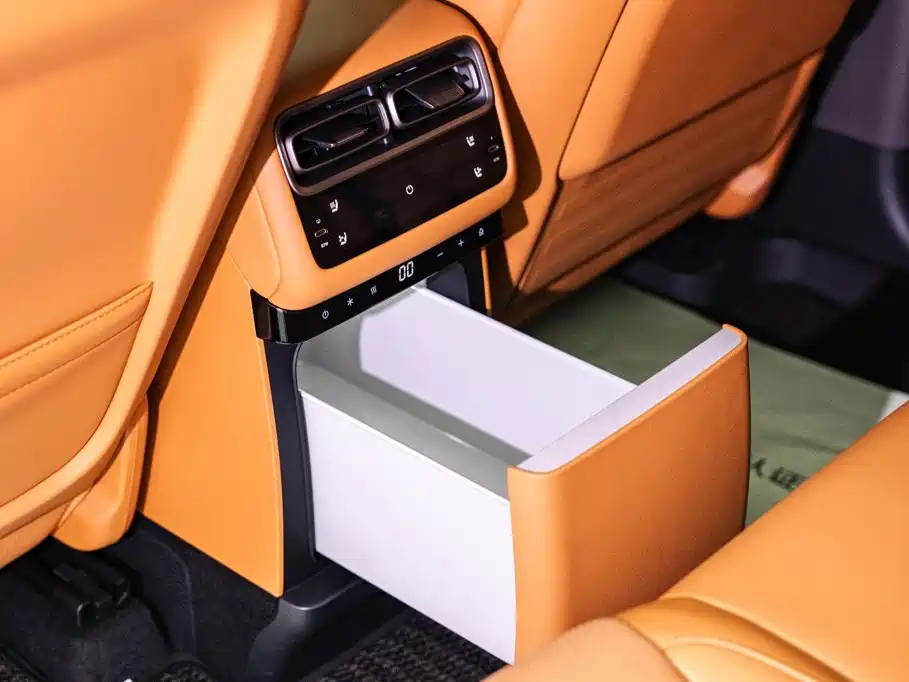 Li Auto i6 2026 2025 2WD Base Model
