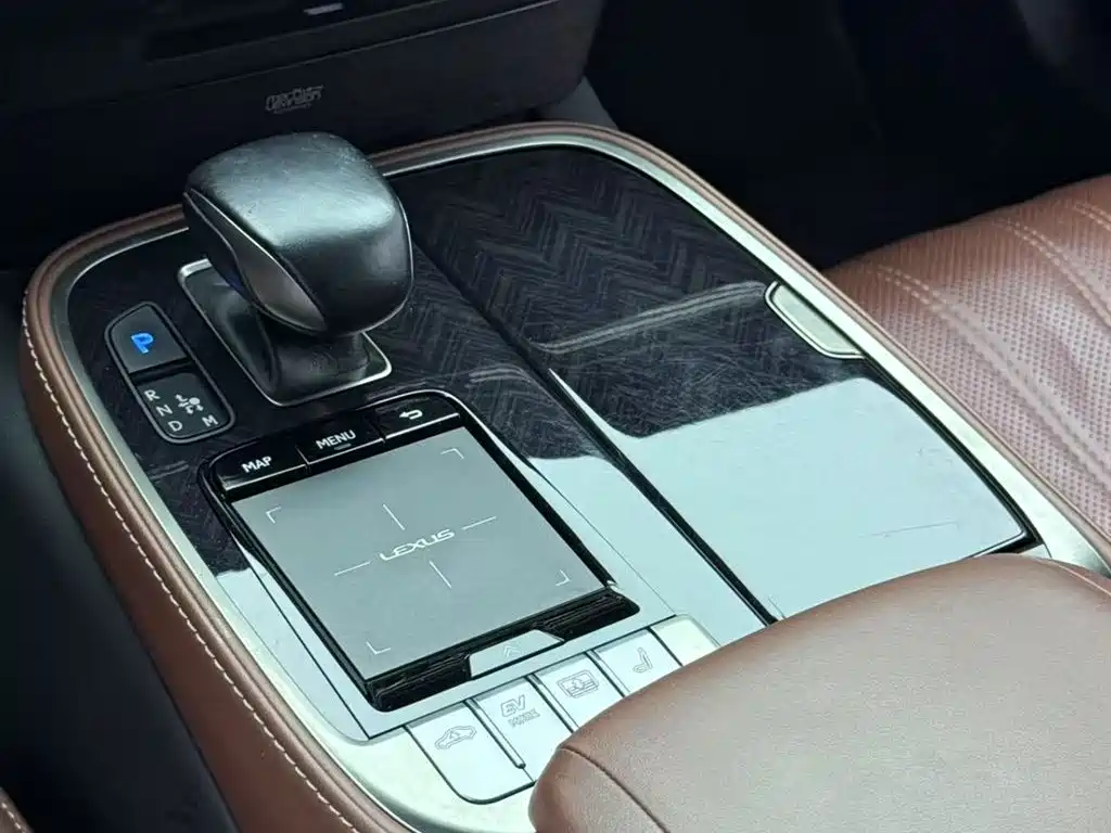 Lexus LS 2018 500h Executive Edition China V фото 7