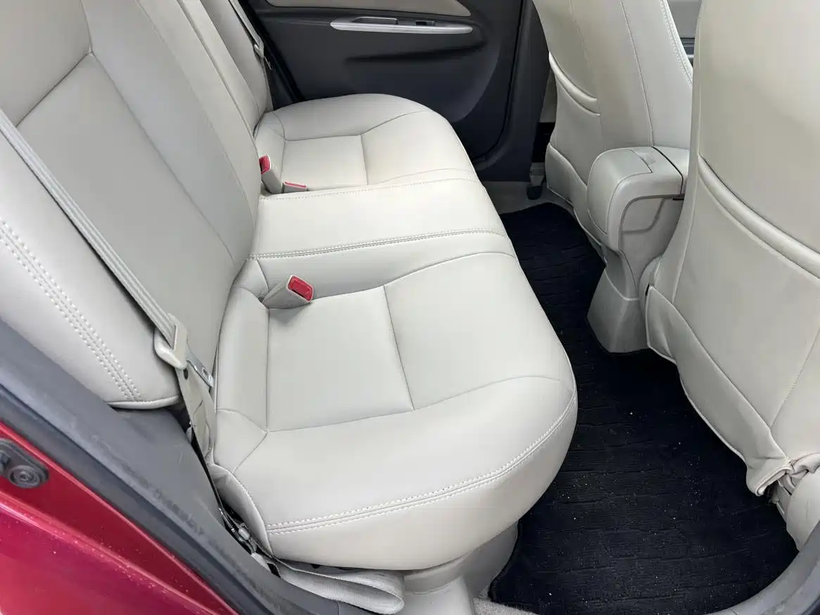 Toyota Vios 2010 Model 1.6L GL-i AT фото 9