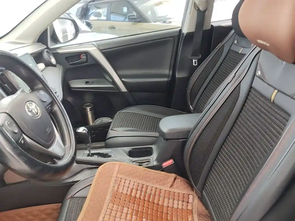 Toyota RAV4 Rongfang 2016 2.0L CVT 2WD Trend (China V) фото 15