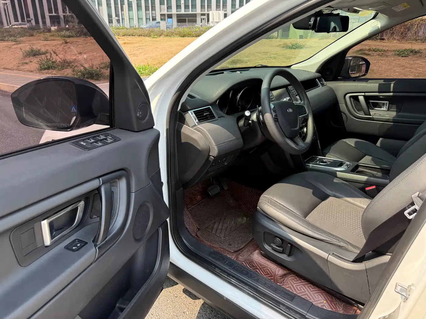 Land Rover Discovery Sport 2017 2.0T PURE фото 8