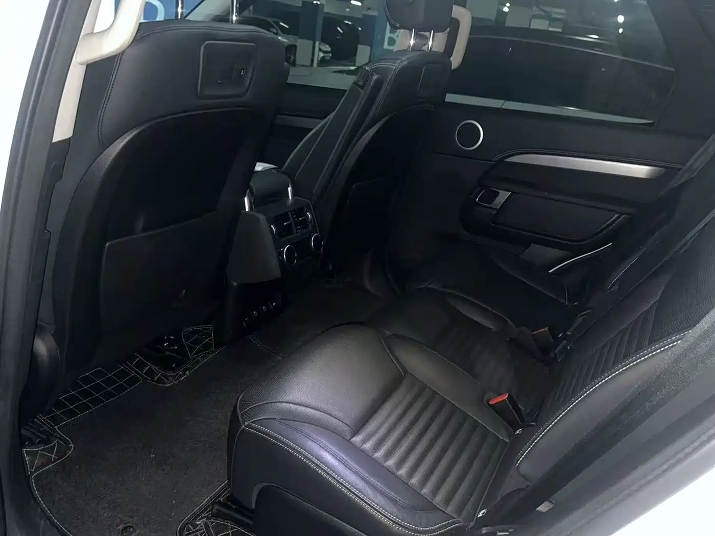 Land Rover Discovery 2021 360PS R-Dynamic S фото 7