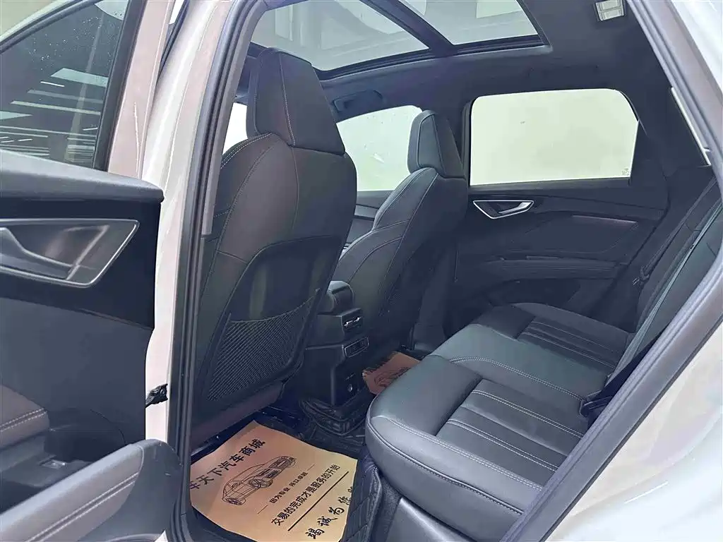 Audi Q4 e-tron 2023 40 e-tron Pioneer Edition фото 4