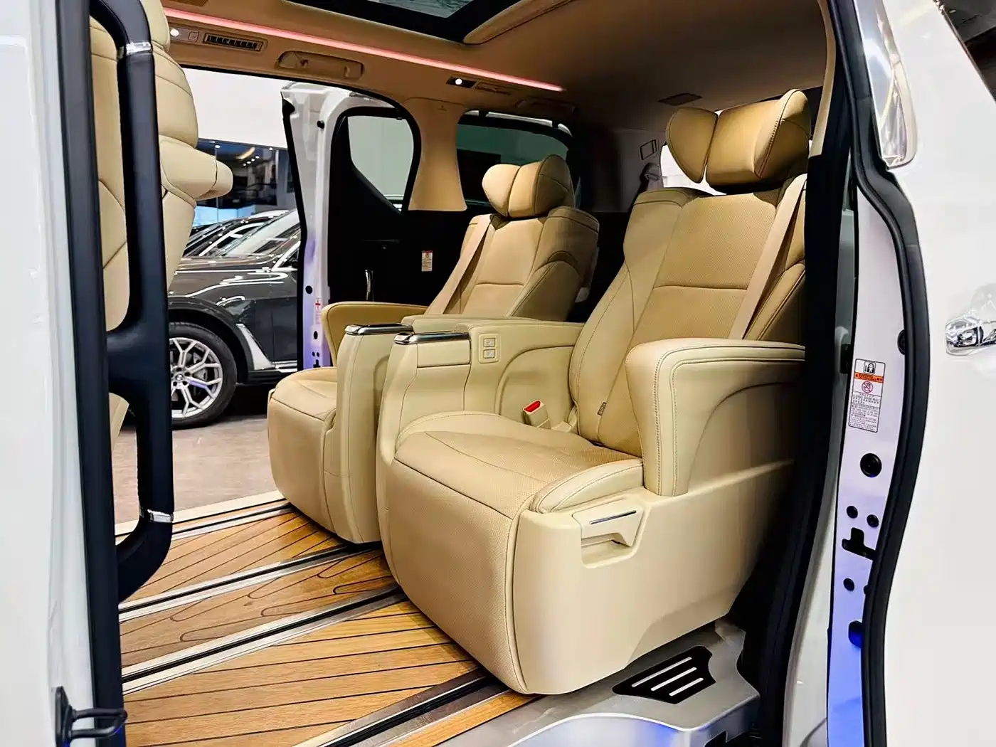 Toyota Alphard 2015 3.5L Luxury Edition фото 7