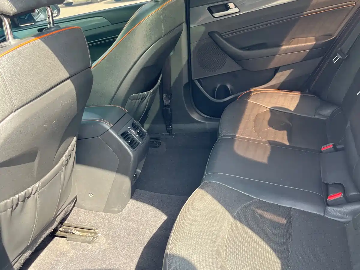 Hyundai Sonata 2015 1.6T GLS Smart фото 13
