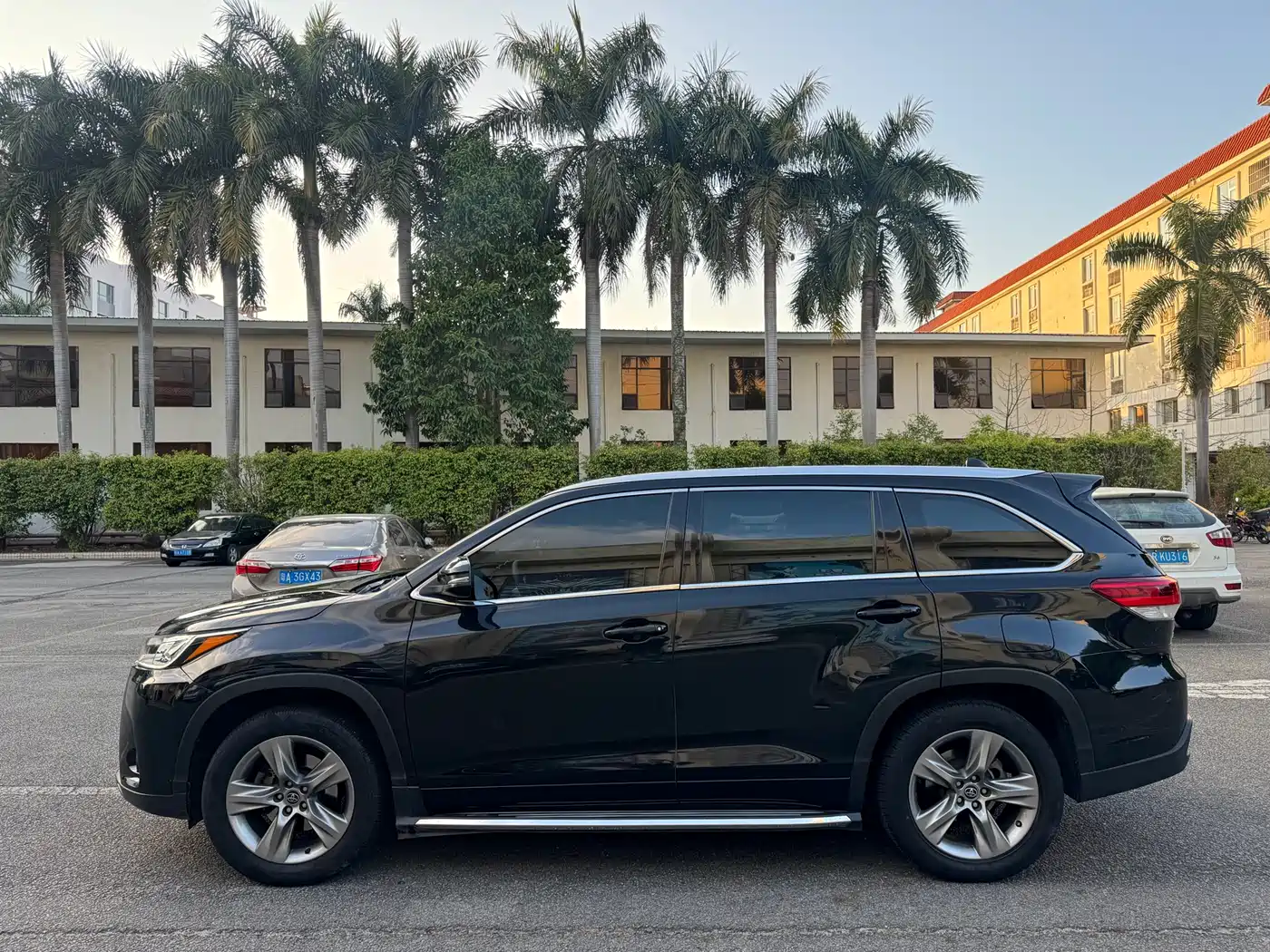 Toyota Highlander 2018 2.0T 4WD Premium 7-seater (China V) фото 7