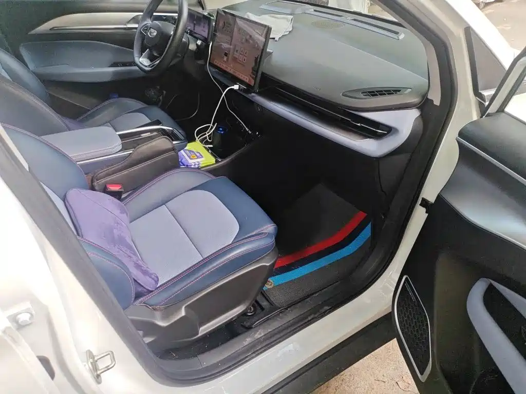 Geely Geometry M6 2023 2022 450 New Intelligence Edition
