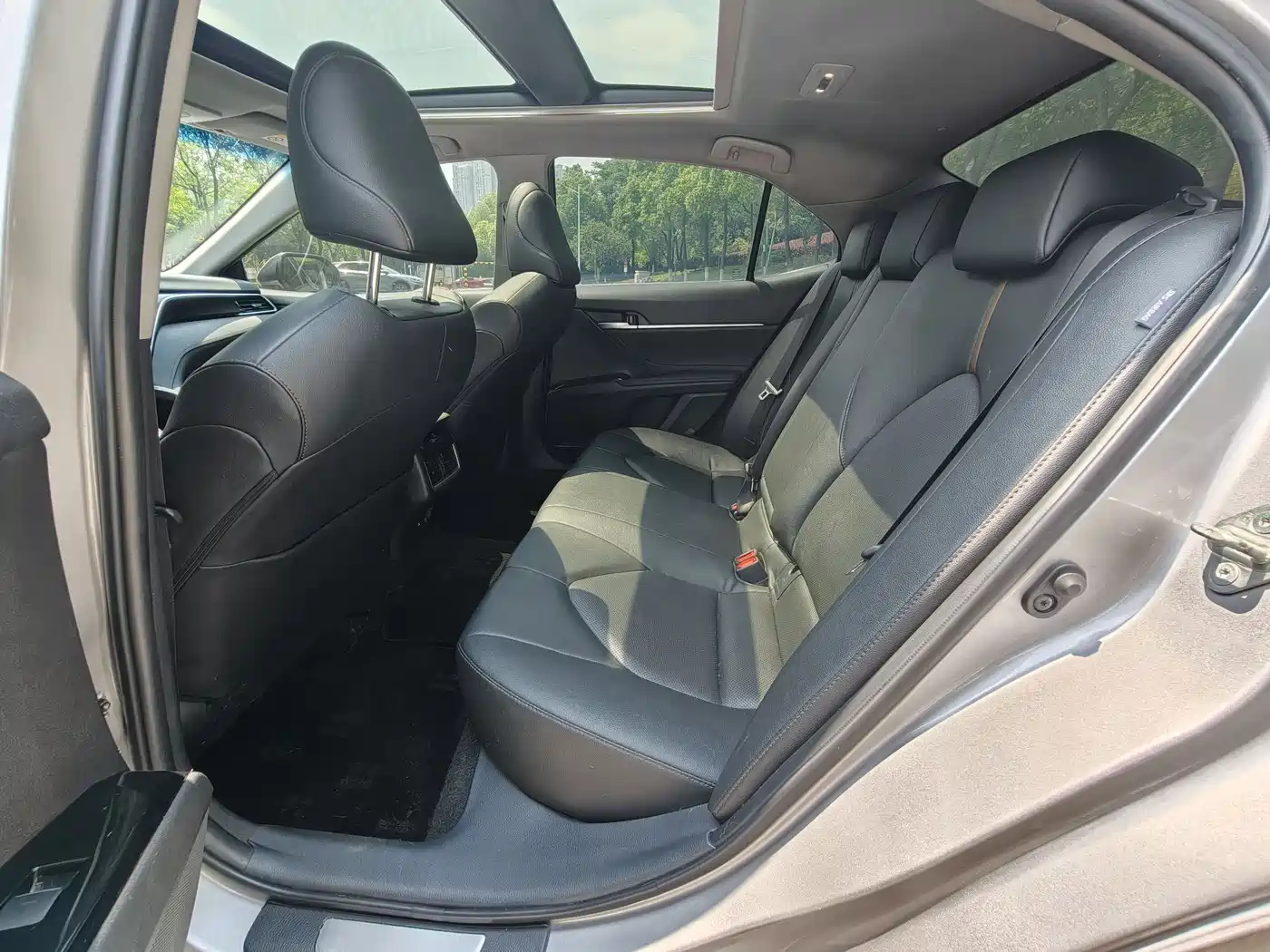 Toyota Camry 2021 2.5G Luxury Edition фото 7
