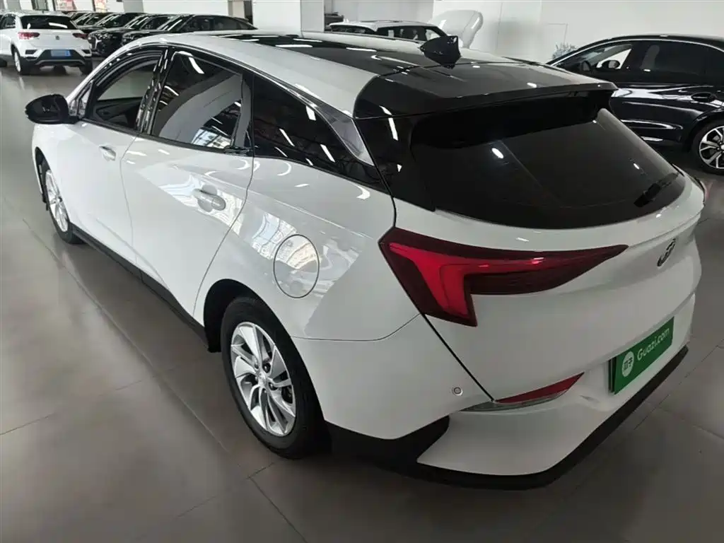 Buick Velite 6 2020 Plug-in Hybrid Connected Fashion Edition фото 5