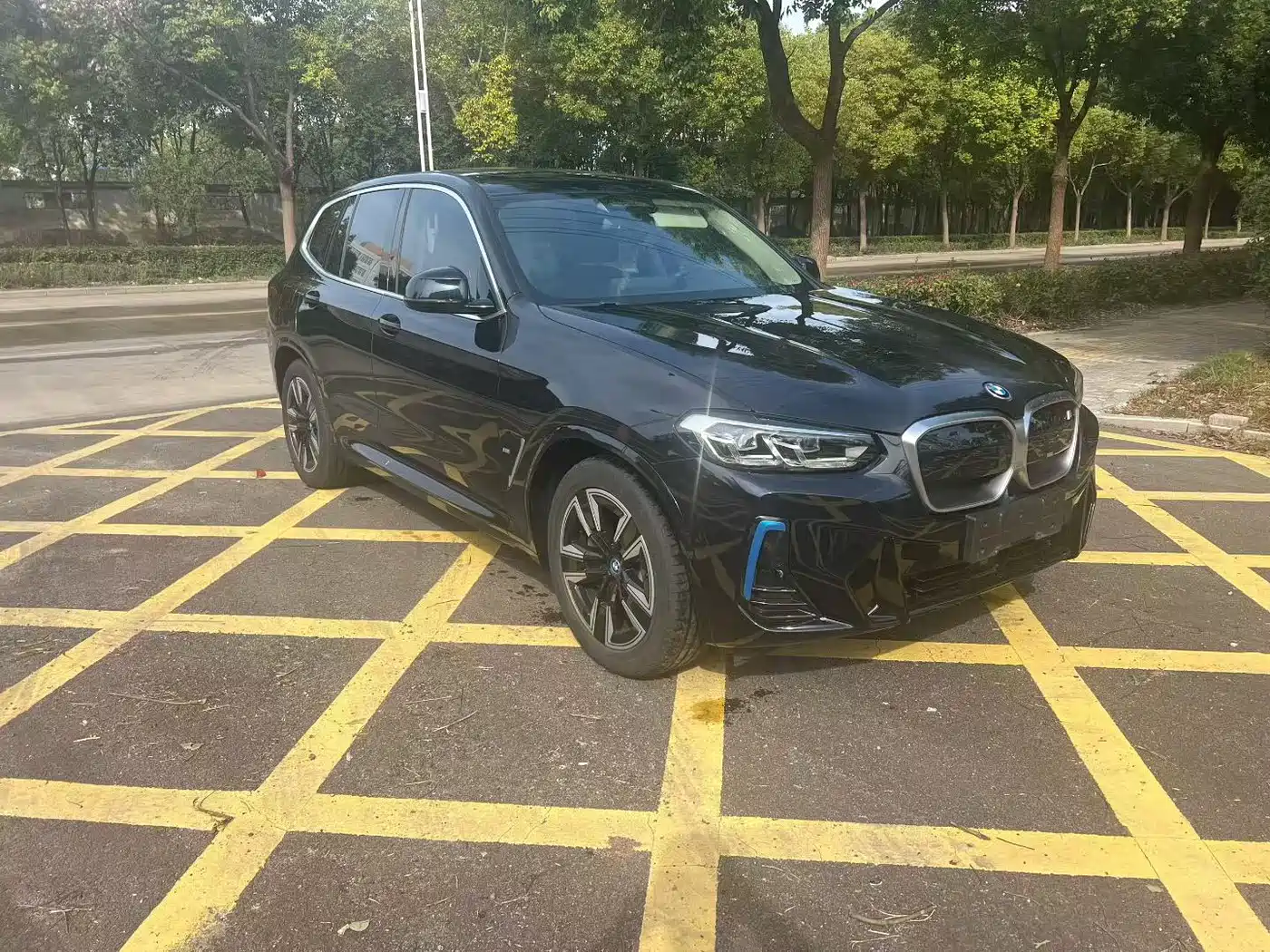 BMW IX3