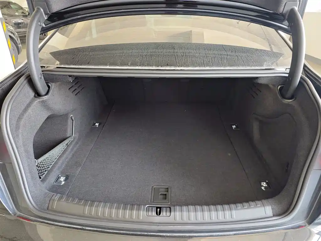 Audi A6L 2025 45 TFSI quattro Premium Sport фото 25