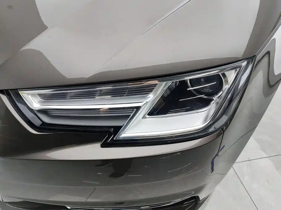 Фото 5 - Audi A4L